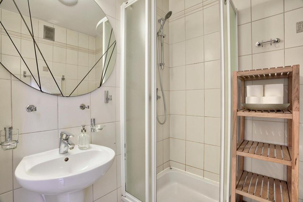 Tyzenhauz Apartments Old Town Краков Экстерьер фото