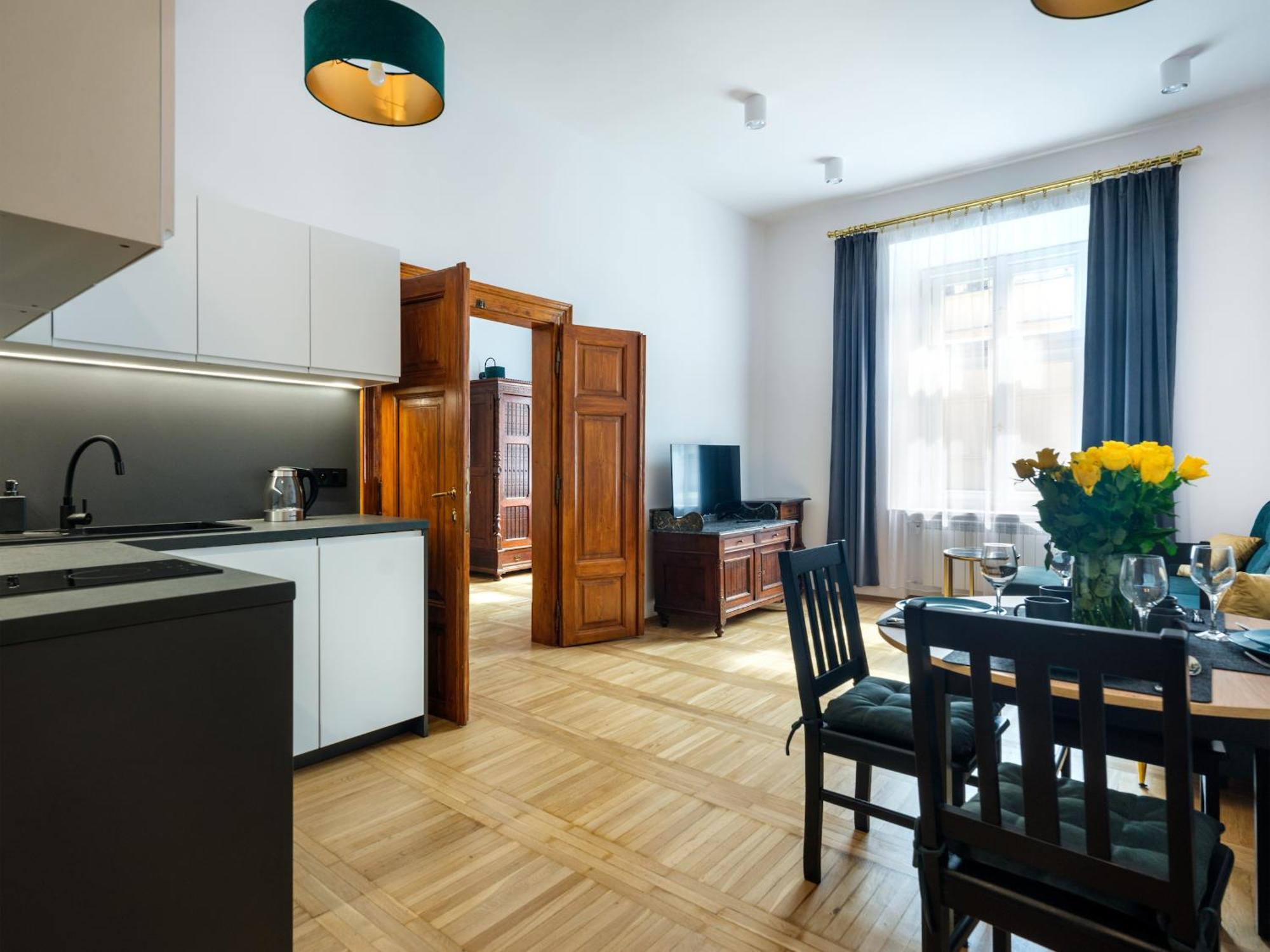 Tyzenhauz Apartments Old Town Краков Экстерьер фото