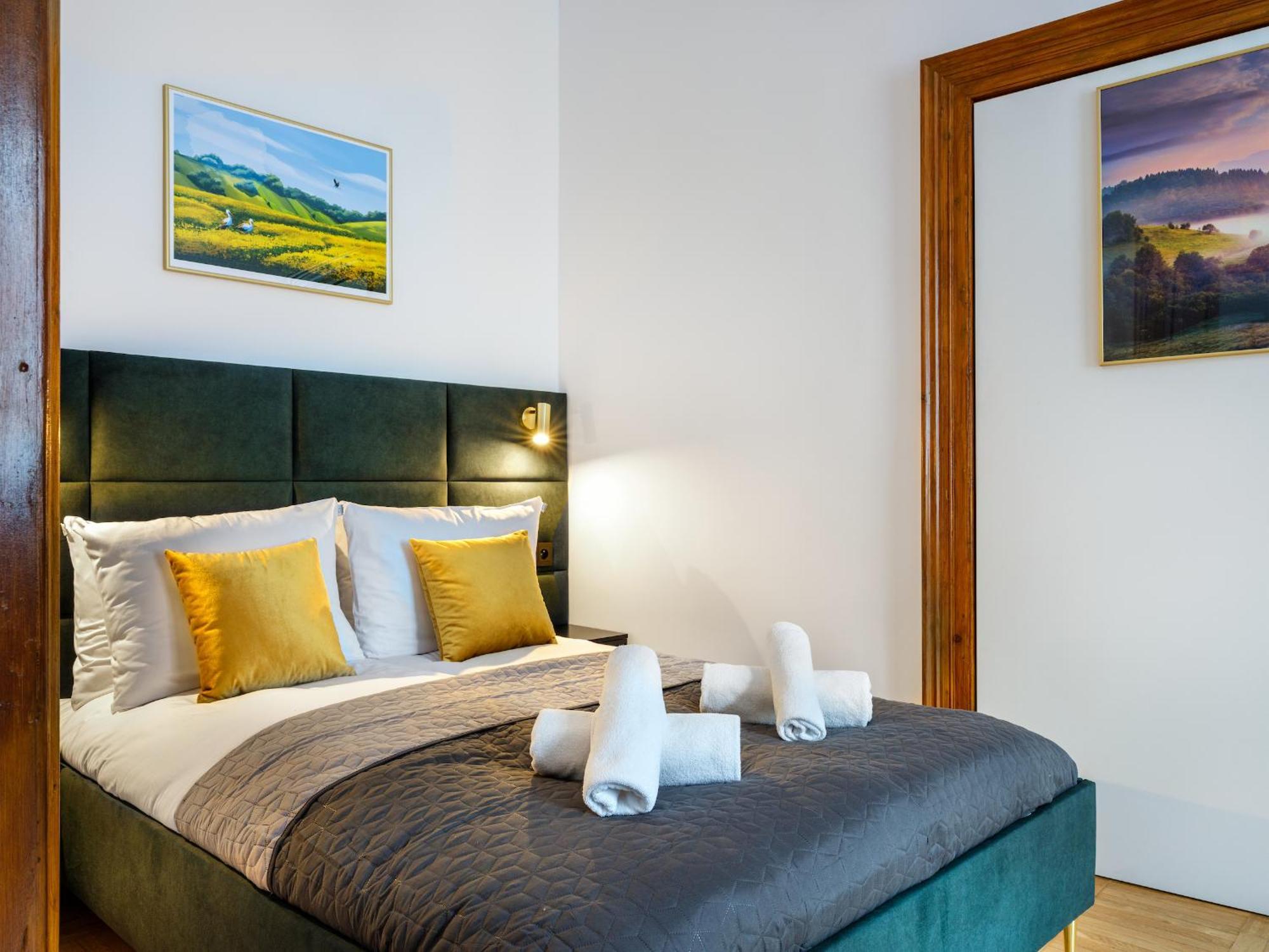 Tyzenhauz Apartments Old Town Краков Экстерьер фото