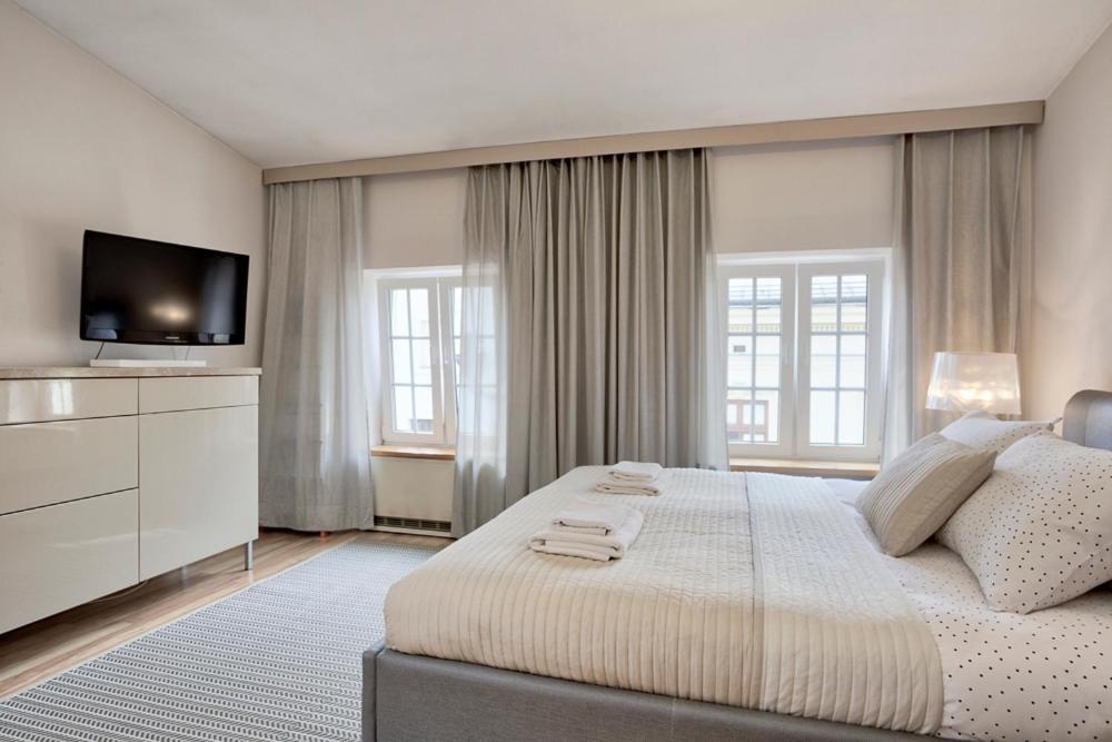 Tyzenhauz Apartments Old Town Краков Номер фото