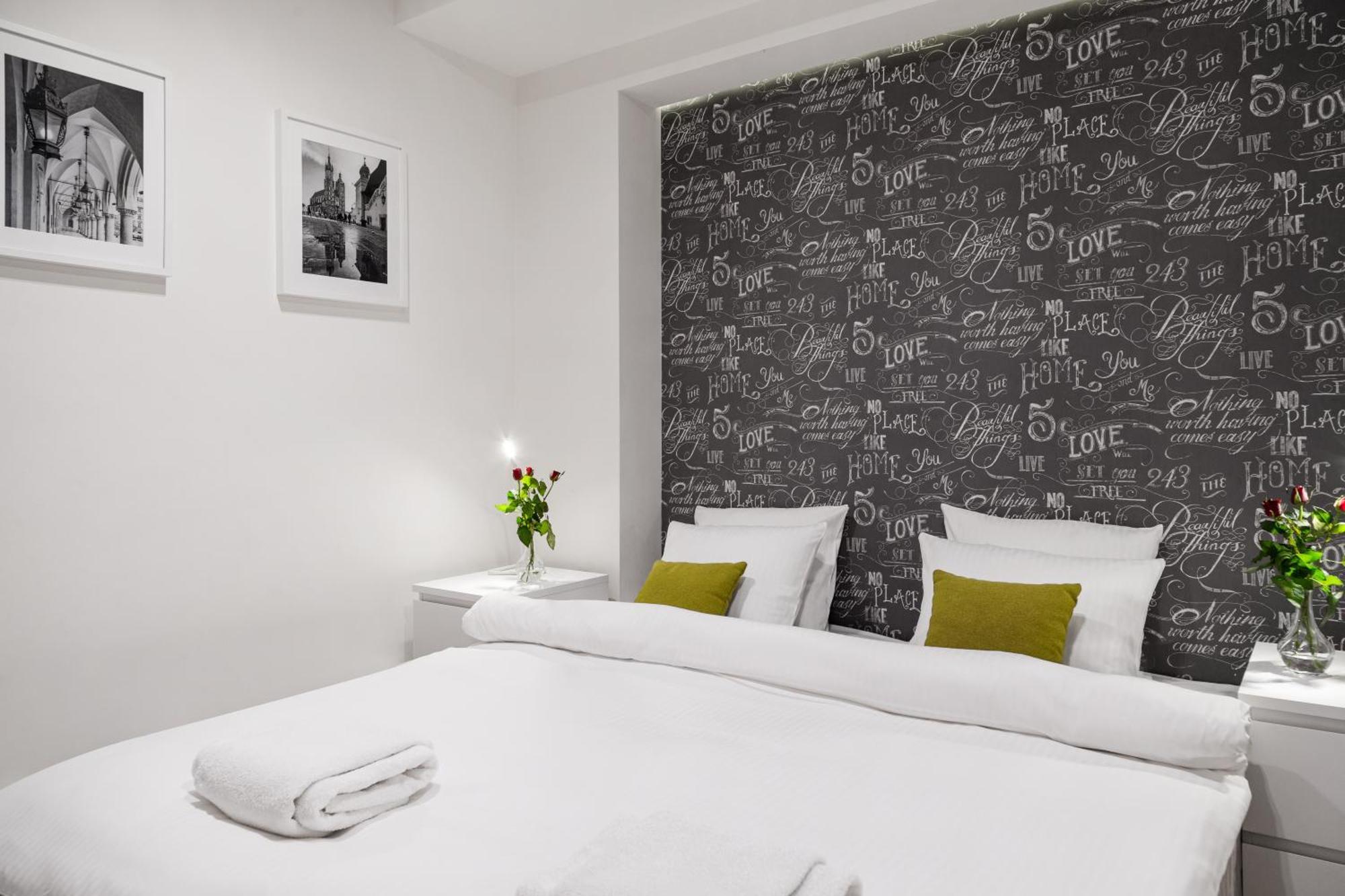 Tyzenhauz Apartments Old Town Краков Экстерьер фото